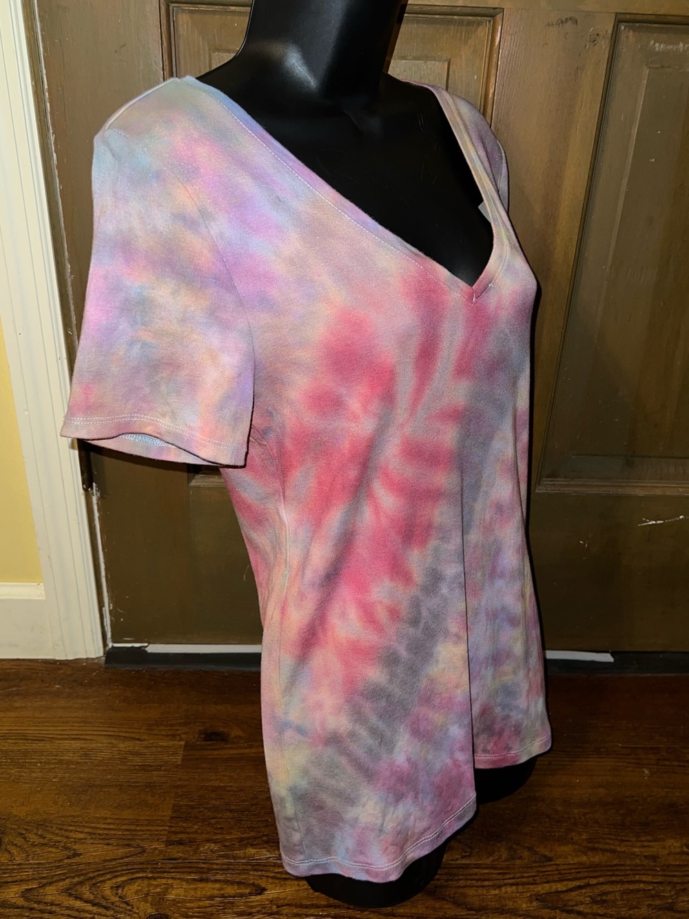 A New Day Colorful Abstract Tie-Dye V-Neck Modal Short Sleeve Shirt Size M - Picture 5 of 9